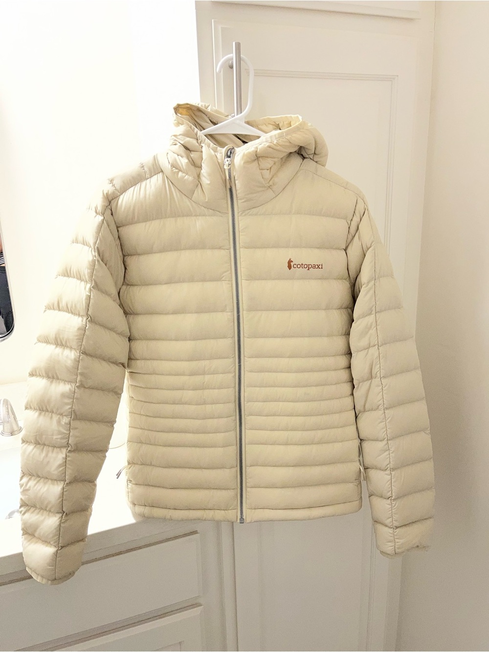 NWOT Cotopaxi Fuego Hooded Down Jacket
